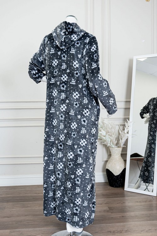 قميص نسائي طويل شتوي متعدد الألوان منقط و مزين برسومات ياقة بقبعة متصلة و أزرار من الأمام و بأكمام طويلة