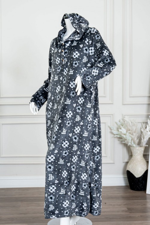 قميص نسائي طويل شتوي متعدد الألوان منقط و مزين برسومات ياقة بقبعة متصلة و أزرار من الأمام و بأكمام طويلة