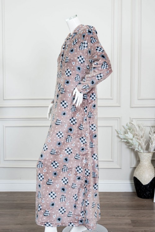 قميص نسائي طويل شتوي متعدد الألوان منقط و مزين برسومات ياقة بقبعة متصلة و أزرار من الأمام و بأكمام طويلة