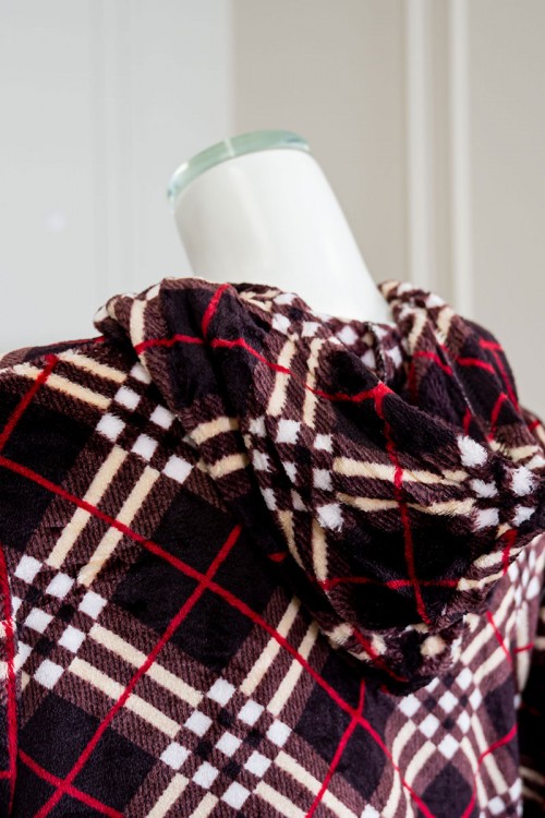 قميص-نسائي-طويل-شتوي-متعدد-الألوان-مع-تداخلات-بأشكال-