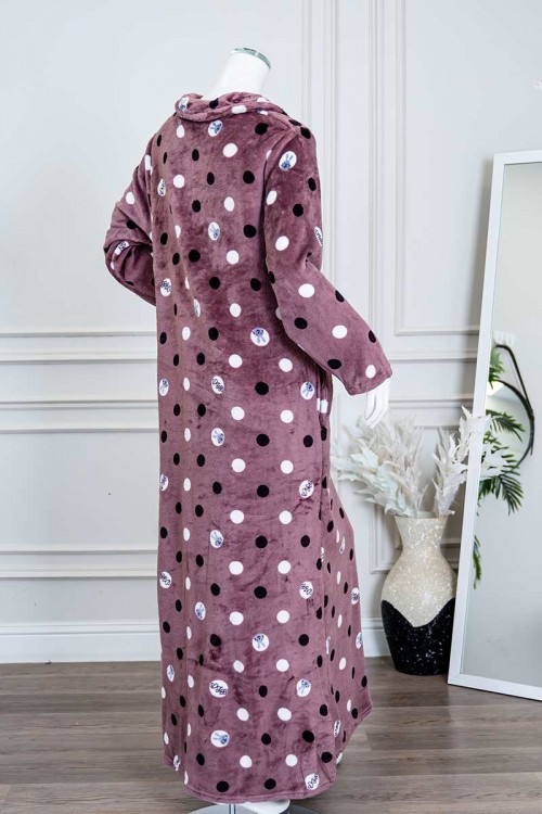 قميص نسائي طويل شتوي متعدد الاوان منقط و مزين برسومات ياقة مطوية بأزرار من الأمام و بأكمام طويلة