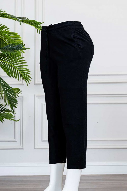 بنطلون نسائي صوف لون أسود بجيوب من الجانبين و الخلف و رباط في الخصر