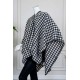 شال شتوي نسائي لون أبيض و أسود على شكل مربعات