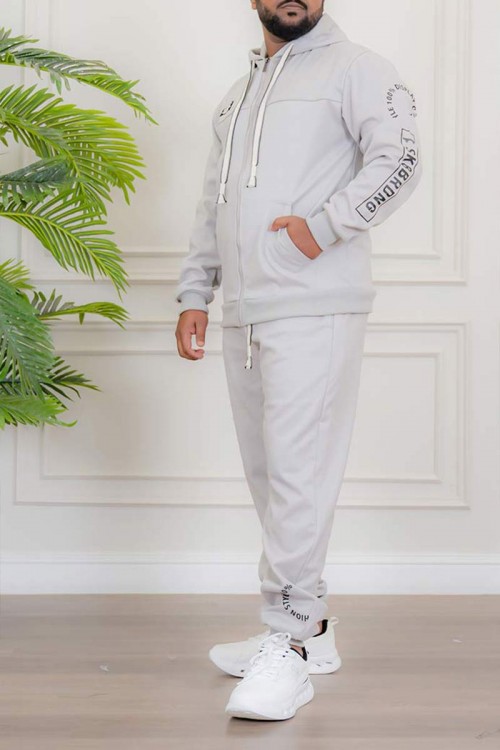 طقم-رجالي-شتوي-قطعتين-لون-رمادي-فاتح-ببلوفر-هودي-قبعة-متصلة
