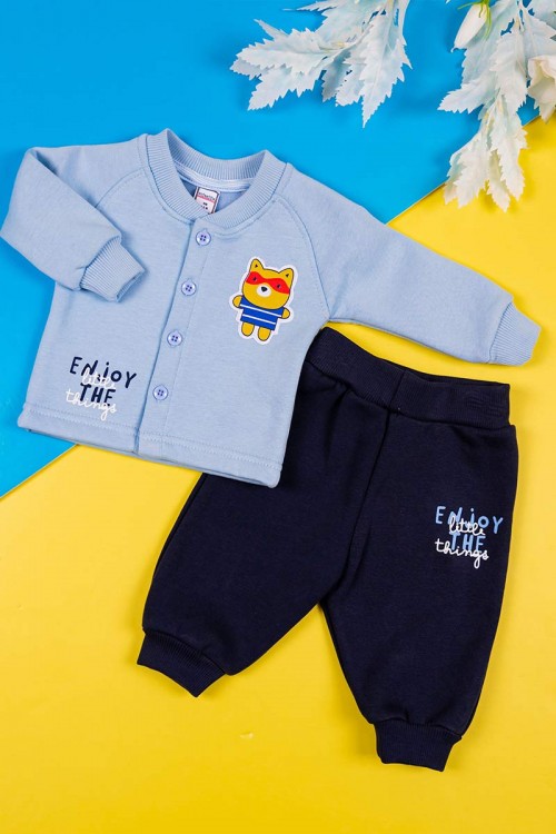 طقم-قطعتين-ولادي-بلوزة-لون-سماوي-مزينة-برسومات-