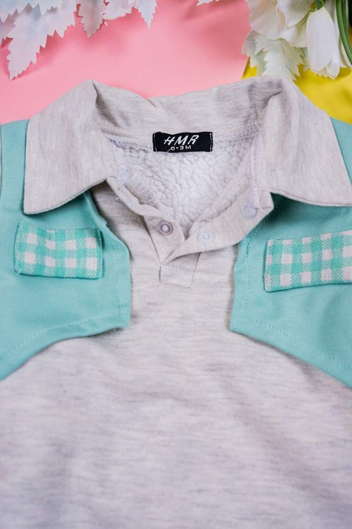 بربتوز أطفال لون رمادي و تفاحي ياقة مطوية بأزرار من الأمام و الأسفل و بأكمام طويلة