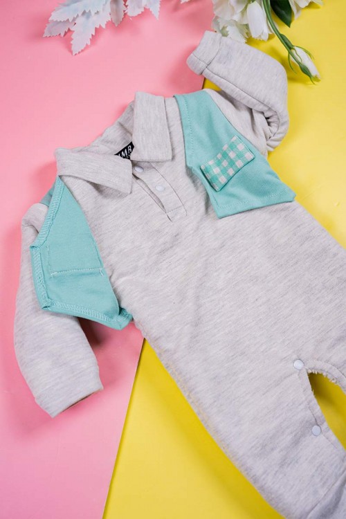 بربتوز أطفال لون رمادي و تفاحي ياقة مطوية بأزرار من الأمام و الأسفل و بأكمام طويلة