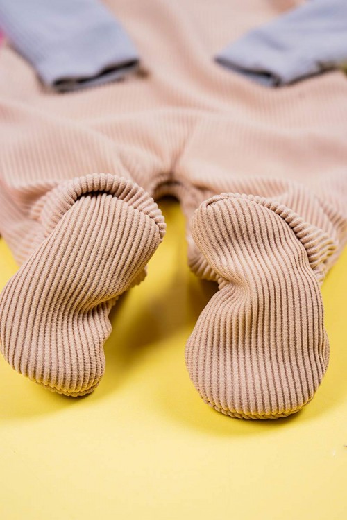 بربتوز-أطفال-شتوي-مبطن-لون-رمادي-و-بيج-مزين-برسومات-