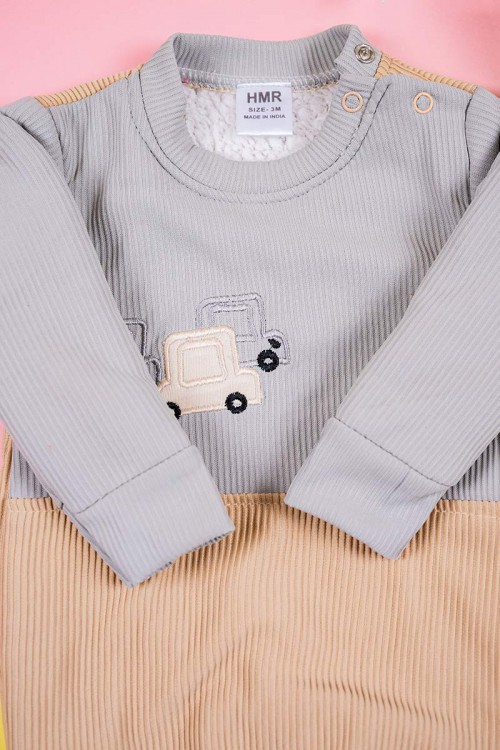 بربتوز-أطفال-شتوي-مبطن-لون-رمادي-و-بيج-مزين-برسومات-