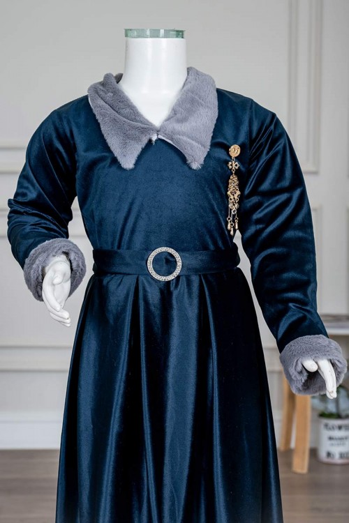 فستان-بناتي-طويل-متعدد-الألوان-مزين-بالفرو-في-الياقة-