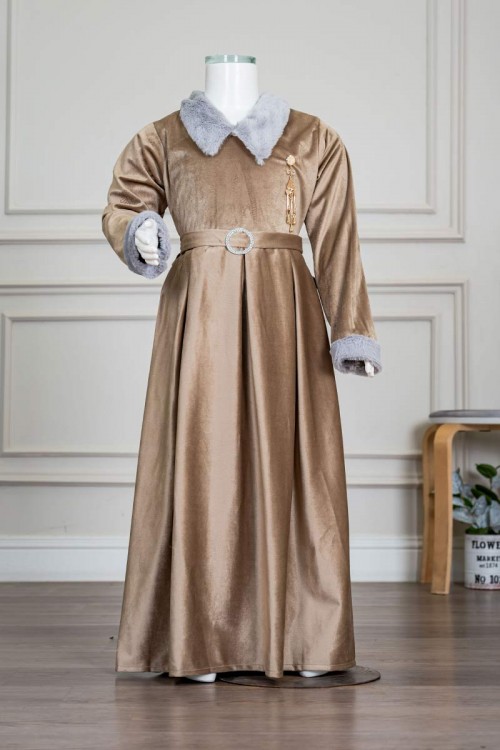 فستان-بناتي-طويل-متعدد-الألوان-مزين-بالفرو-في-الياقة-