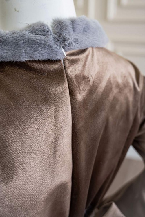 فستان-بناتي-طويل-متعدد-الألوان-مزين-بالفرو-في-الياقة-