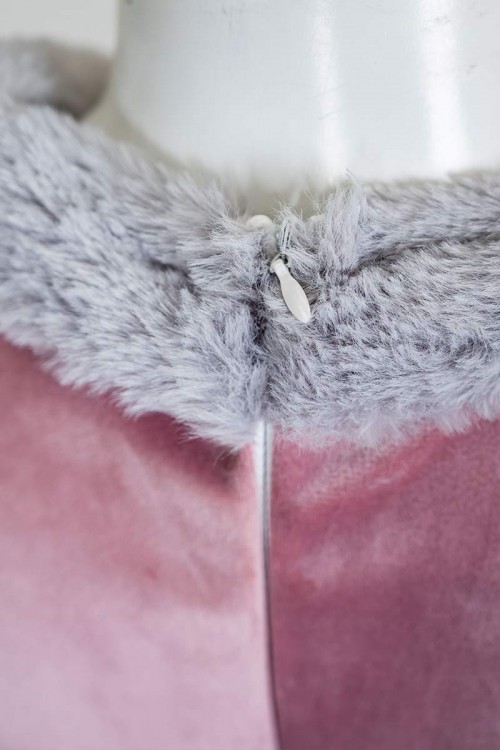 فستان-بناتي-طويل-متعدد-الألوان-مزين-بالفرو-في-الياقة-