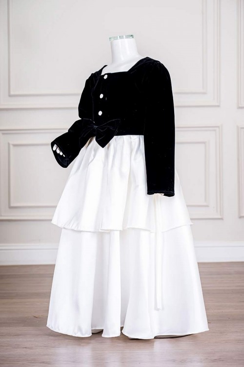 فستان بناتي طويل متعددة الألوان مزين بأزرار و فيونكة من الأمام ياقة مربعة و بأكمام طويلة و رباط في الخلف