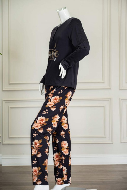 بيجاما-نسائية-قطعتين-لون-كحلي-ياقة-دائرية-بأزرار-مزينة-