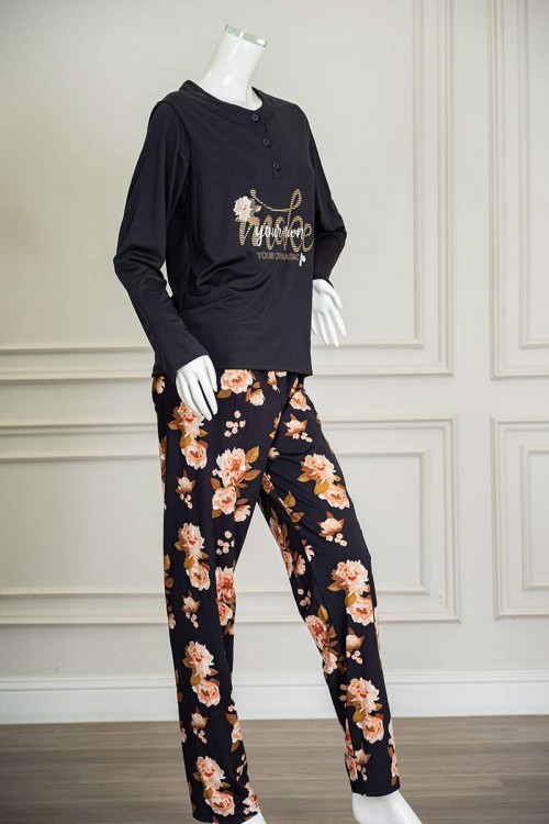 بيجاما-نسائية-قطعتين-لون-كحلي-ياقة-دائرية-بأزرار-مزينة-