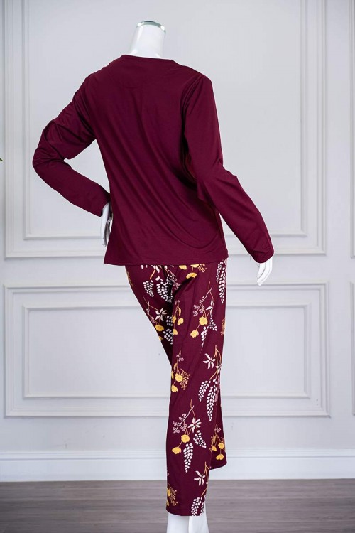 بيجاما-نسائية-قطعتين-لون-عودي-ياقة-دائرية-بأزرار-مزينة-برسومات-