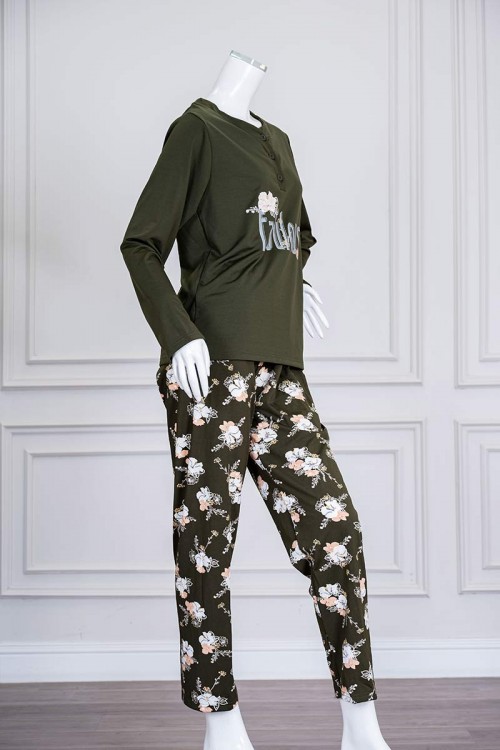 بيجاما-نسائية-قطعتين-لون-زيتي-ياقة-دائرية-بأزرار-مزينة-بكتابات-