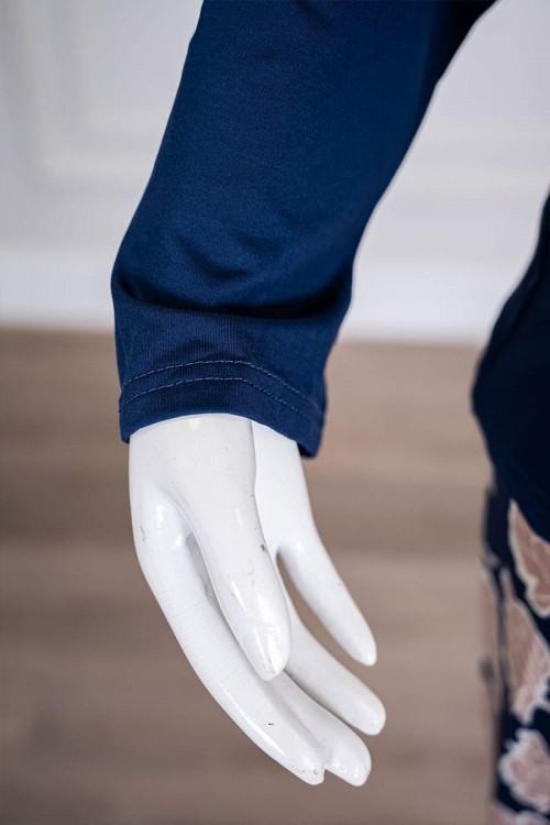 بيجاما-نسائية-قطعتين-لون-كحلي-برسومات-و-كتابات-من-الأمام-