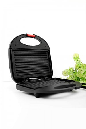 Electric sandwich maker, black color, with non-stick grid plates, 750 watts