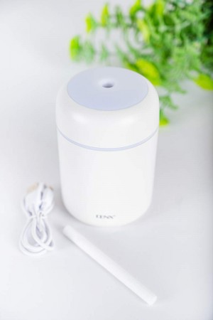 White air freshener diffuser, USB powered