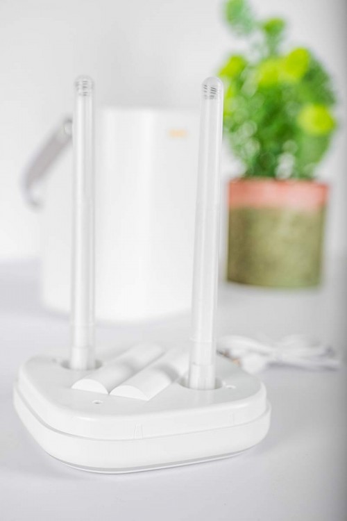 فواحة ملطف هواء لون أبيض يعمل عبر منفذ USB