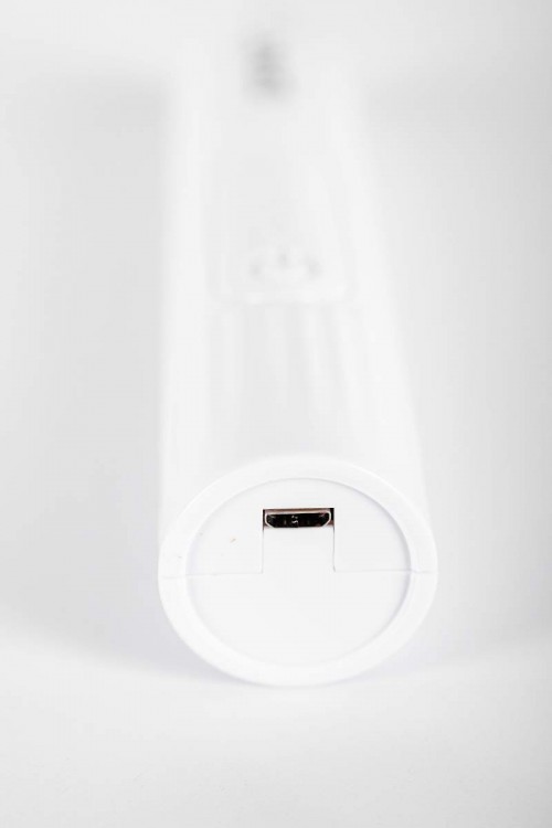 خلاط كهربائي لاسلكي لون أبيض برؤوس خفق مزدوجة من الفولاذ المقاوم للصدأ