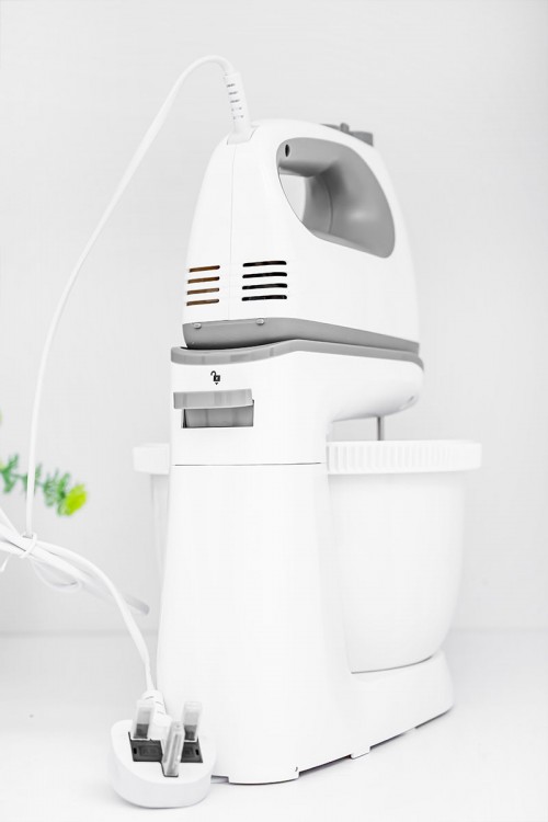 خلاط يدوي من كيون بوعاء دوار سعة 3.5 لتر و بقوة 300 واط يتضمن مضارب مختلفة