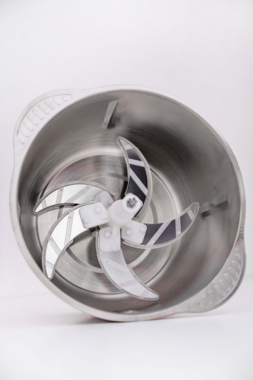 فرامة ستيل كهربائية 5 شفرات تقطيع فولاذية حادة مقاومة للصدأ و بسعة 2 لتر