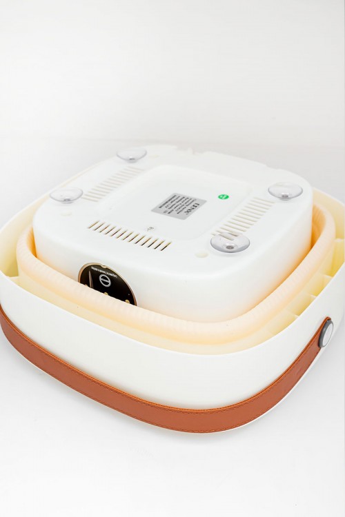 غسالة متنقلة قابل للطي لون أبيض و بيج بسعة 11 لتر و بقوة 40 واط