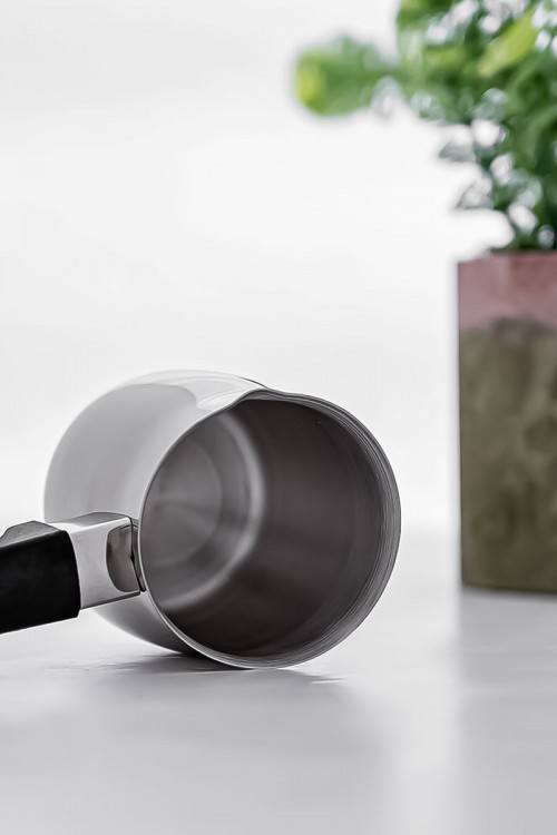 إبريق قهوة ستيل صغير لون فضي و أسود