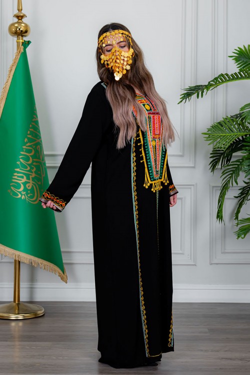 جلابية نسائي عسيري لون أسود بتطريز تراثي ملون من الأمام ياقة دائرية و أكمام طويلة