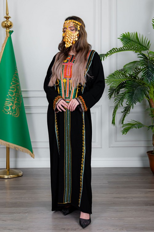 جلابية نسائي عسيري لون أسود بتطريز تراثي ملون من الأمام ياقة دائرية و أكمام طويلة