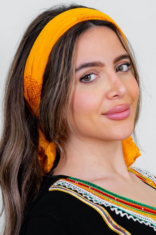 منديل جنوبي عسيري لون أصفر مشجر باللون الأحمر