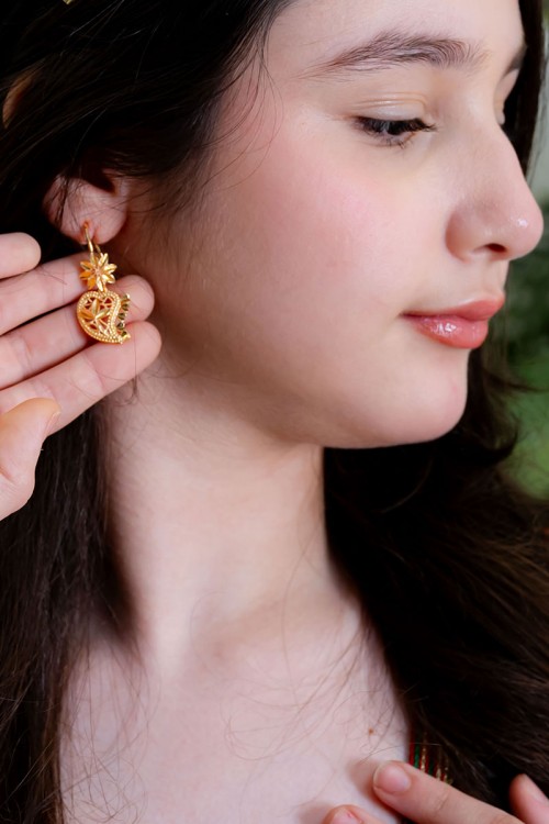 حلق أذن تراثي لون ذهبي