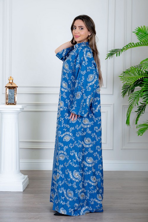 جلابية نسائية لون أزرق ياقة عالية بقصة سبعة مزينة بتطريز باللون الفضي و بأكمام طويلة