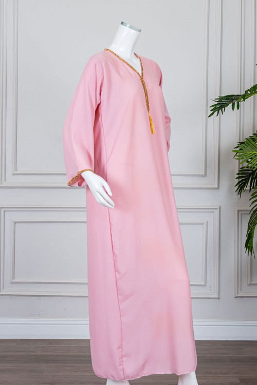 جلابية نسائية متعددة الألوان مزينة بكلفة في الياقة و الأكمام