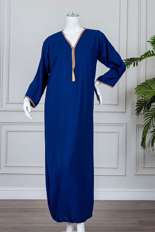 جلابية نسائية متعددة الألوان مزينة بكلفة في الياقة و الأكمام