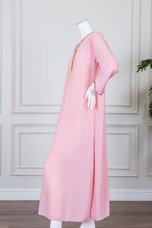 جلابية نسائية متعددة الألوان مزينة بكلفة في الياقة و الأكمام