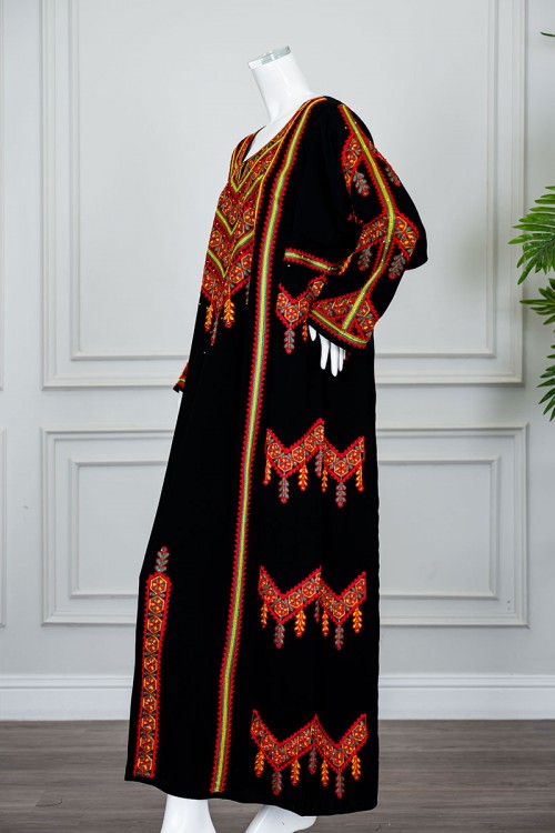 جلابية نسائي عسيري لون أسود بتطريز تراثي ملون ياقة دائرية و أكمام طويلة