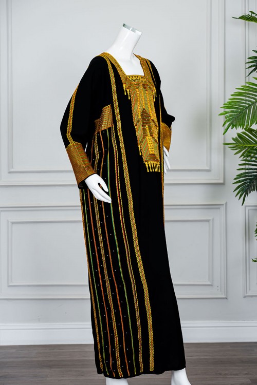 جلابية نسائي عسيري لون أسود بتطريز تراثي ملون ياقة مربعة و أكمام طويلة