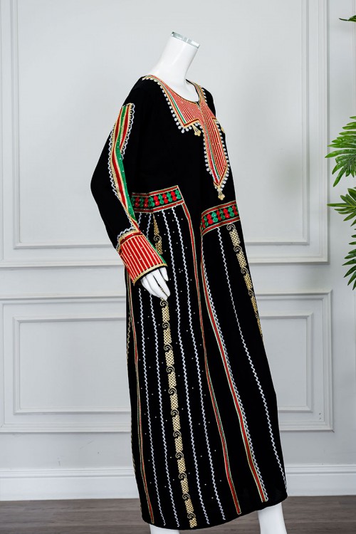 جلابية نسائي عسيري لون أسود بتطريز تراثي ملون ياقة دائرية و أكمام طويلة