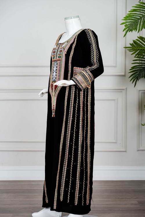 جلابية نسائي عسيري لون أسود بتطريز تراثي ملون ياقة دائرية و أكمام طويلة