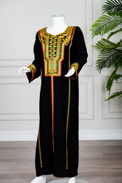 جلابية بناتي عسيري لون أسود بتطريز تراثي ملون ياقة مربعة بقصة سبعة و أكمام طويلة