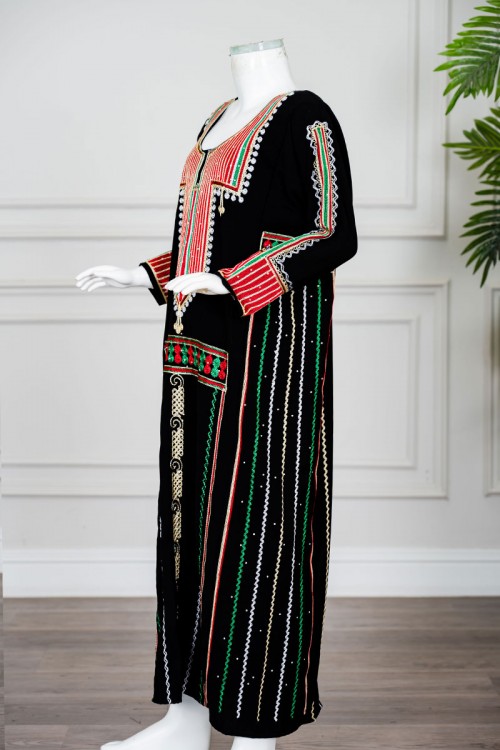جلابية بناتي عسيري لون أسود بتطريز تراثي ملون ياقة دائرية و أكمام طويلة