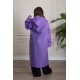 بالطو مطر نسائي لون بنفسجي بقبعة متصلة بأزرار طقطق من الأمام و الأكمام