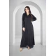 عباية سوداء انيقة أزرار قفل امامية خطوط طولية مطرزة باللون الذهبي اللامع و أكمام ضيقة مثنية بقماش مشجر انيق