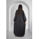 عباية سوداء أنيقة قماش مشجر بياقة على الصدر بقفل امامي مزينة بأزرار من الامام والاكمام مع طرحة سادة