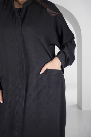 عباية سوداء أنيقة سحاب أمامي كمل مخفي ياقة عالية وجيوب امامية مع طرحة سادة 