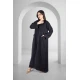 عباية سوداء سادة أنيقة أزرار قفل أمامية وجيوب من الامام مع طرحة سادة